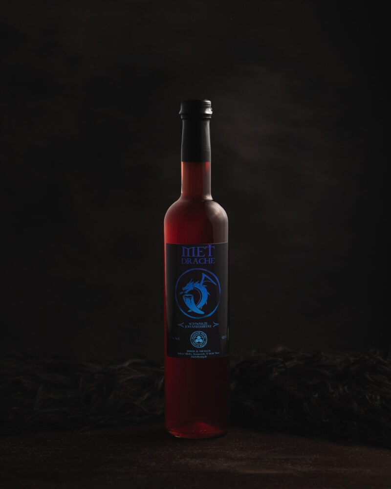 Flasche Met schwarze Johannisbeere Met Drache